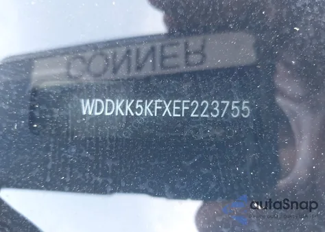 2014 Mercedes-Benz E 350 z USA, uszkodzony, nr VIN WDDKK5KFXEF223755